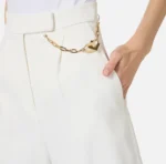 Elisabetta Franchi Szorty z gabardyny z biżuteryjnym logo - obrazek 3