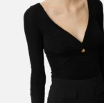 Elisabetta Franchi Sweter z dżerseju z biżuteryjnym detalem - obrazek 3